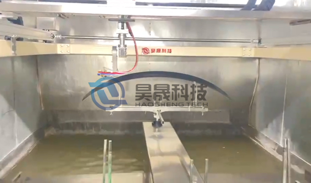 六軸往復機-噴涂特斯拉尾翼 